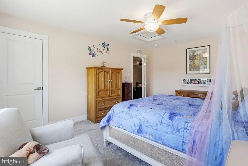 Photo of 3816 FULHAM ROAD