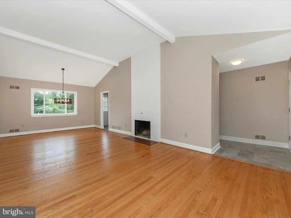 Photo of 19412 MUNCASTER ROAD