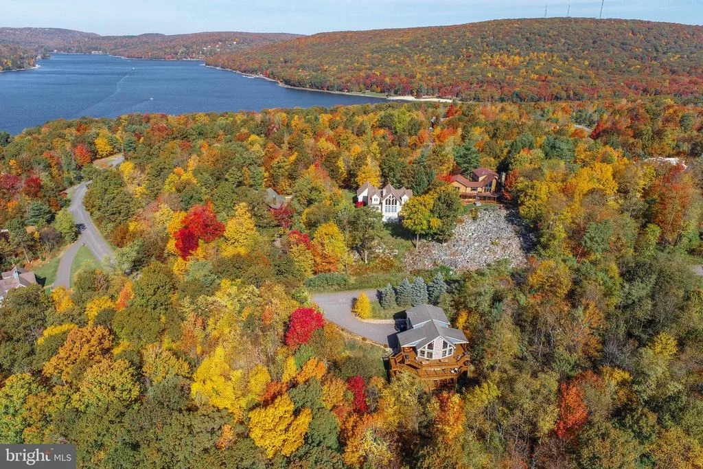Photo of 723 PINNACLE DRIVE
