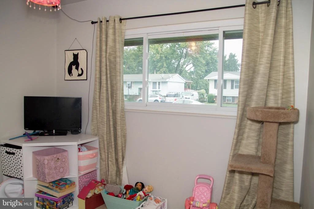 Photo of 276 PINOAK LANE