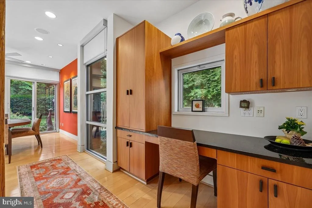 Photo of 1212 WOODSIDE PARKWAY