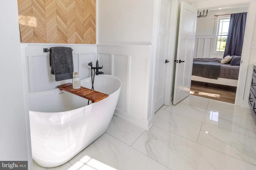 Photo of 23851 LANDS END DRIVE
