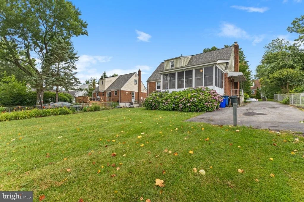 Photo of 12703 BLUHILL ROAD