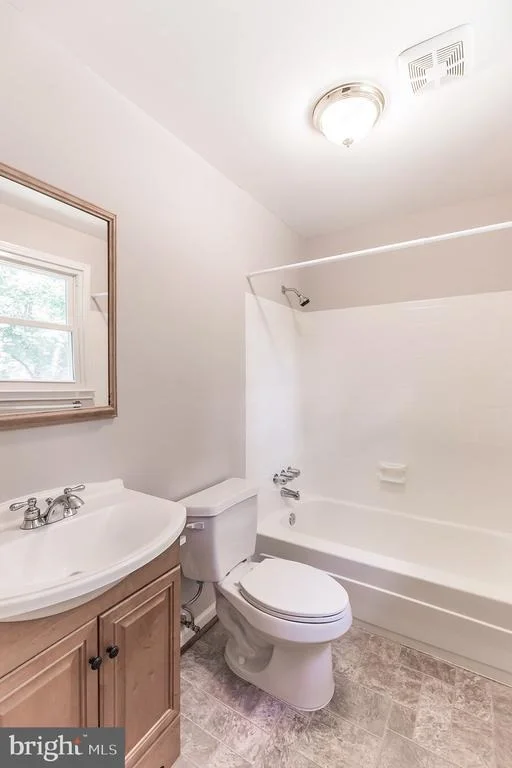 Photo of 12403 LYTTON AVENUE