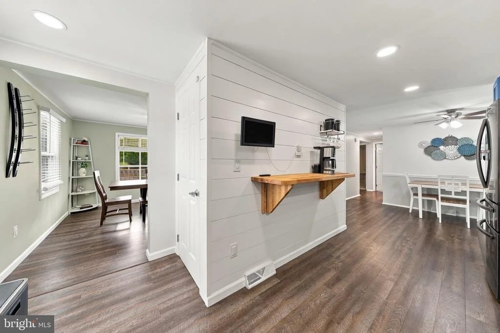 Photo of 989 BOUNDARY ROAD