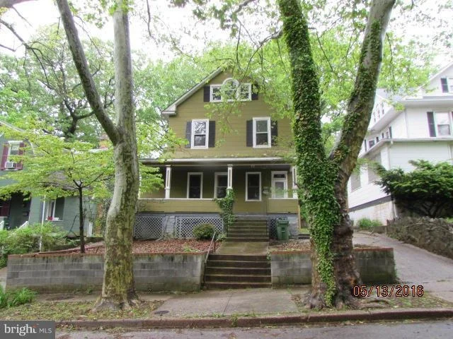 Photo of 2811 OVERLAND AVENUE