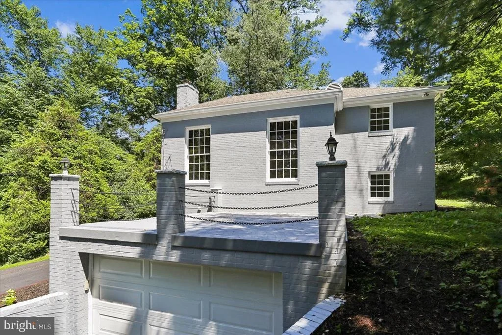 Photo of 12811 LACY DRIVE