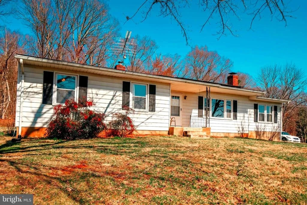 Photo of 3279 THOROUGHFARE ROAD