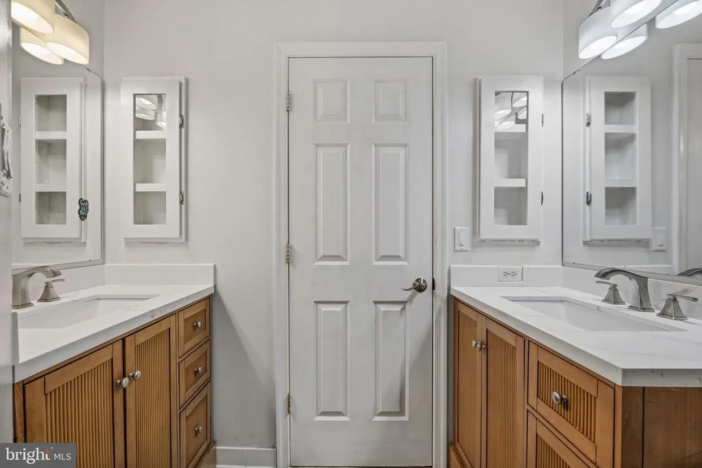 Photo of 2416 VALLEY BROOK LANE