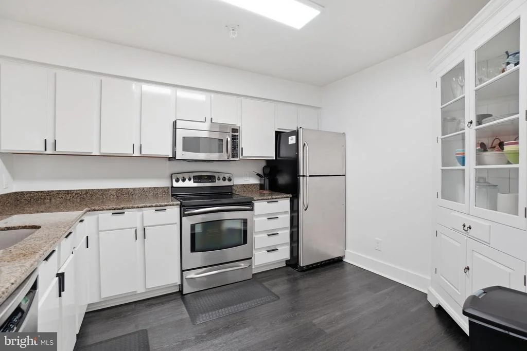 Photo of Unit 2A2 at 3179 SUMMIT SQUARE DRIVE