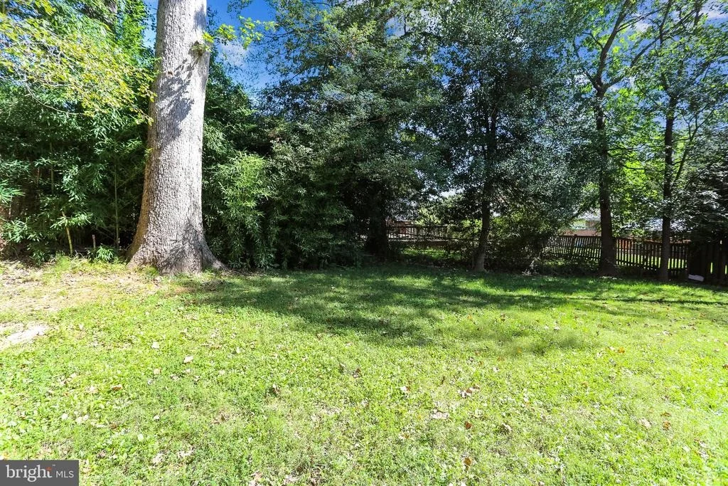 Photo of 816 HILLSBORO DRIVE