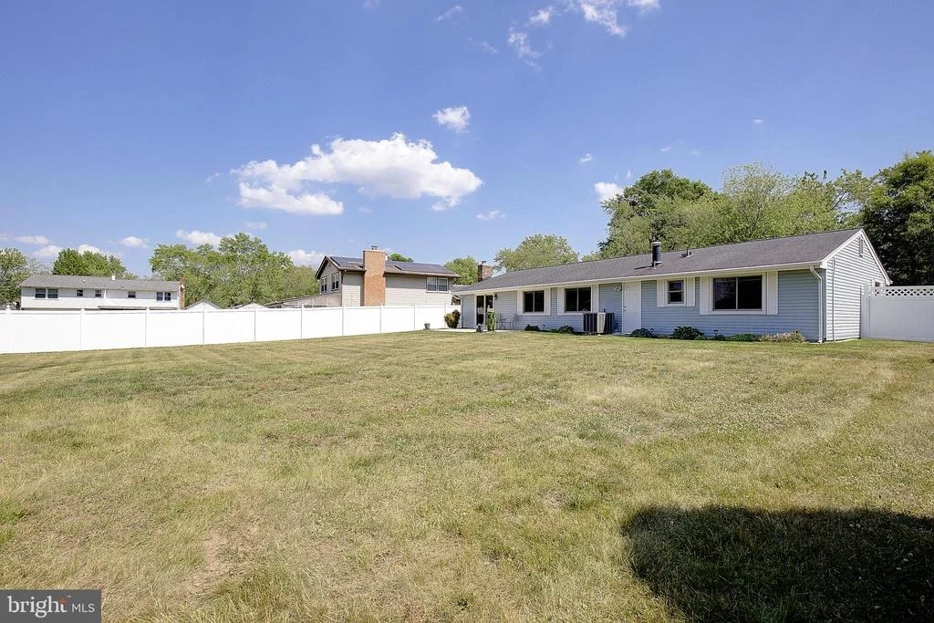 Photo of 5304 DORIS DRIVE