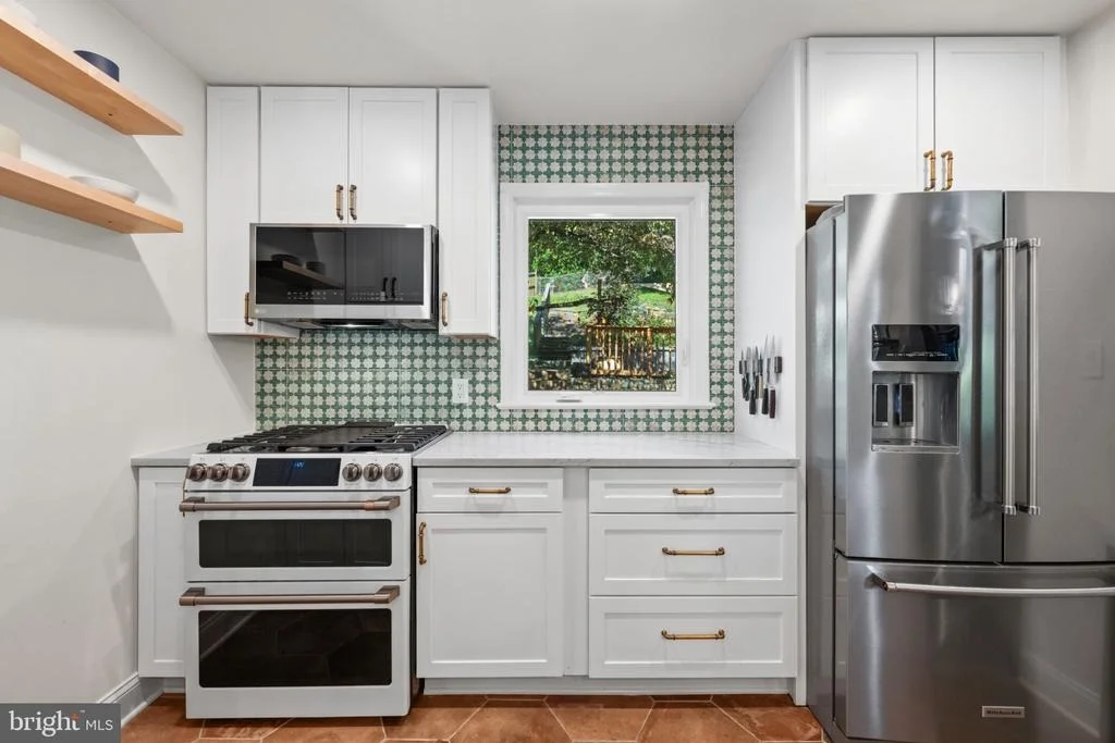 Photo of 403 WILLIAMSBURG DRIVE N