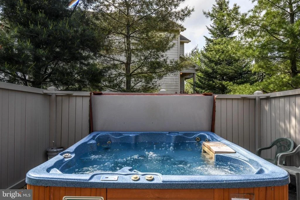 Photo of 305 LAKE POINTE DRIVE