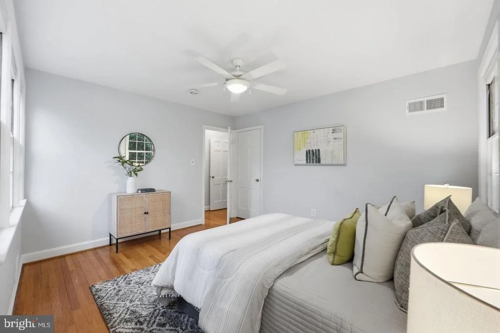 Photo of 5910 OVERLEA ROAD