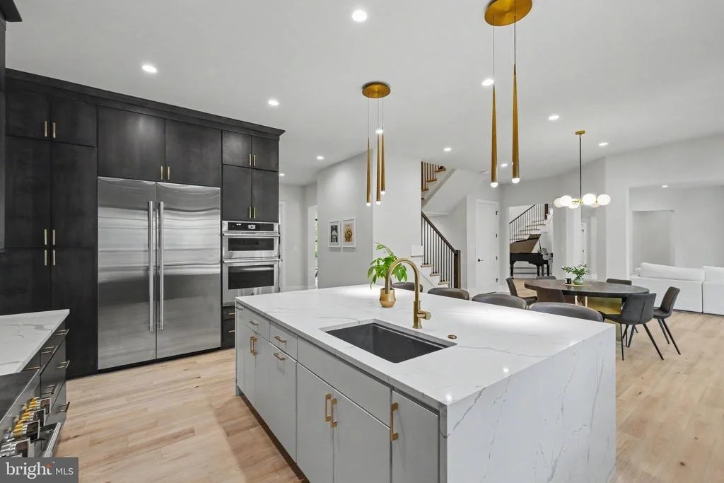 Photo of 952 WALKER ROAD