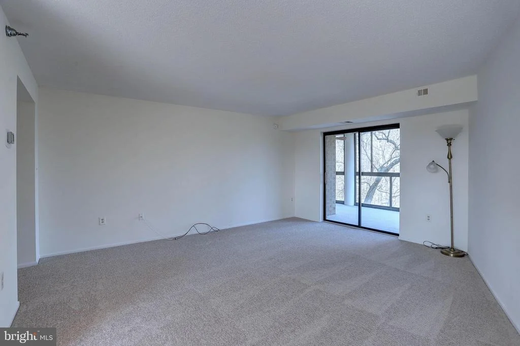Photo of Unit 3826 at 15115 INTERLACHEN DRIVE