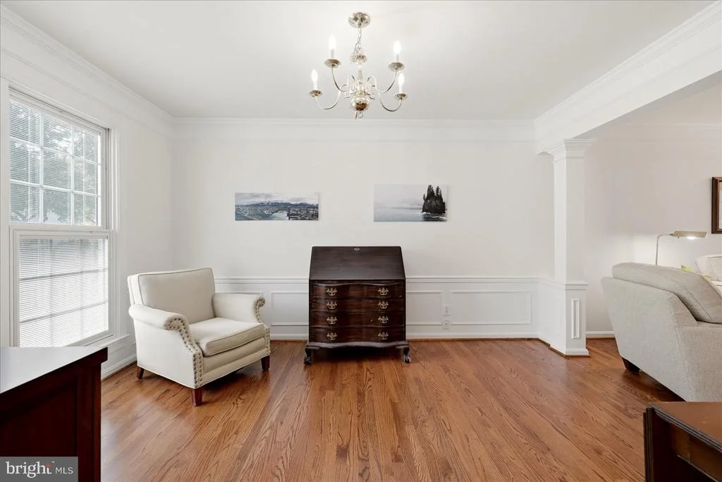 Photo of 705 FOXTAIL CIRCLE NE