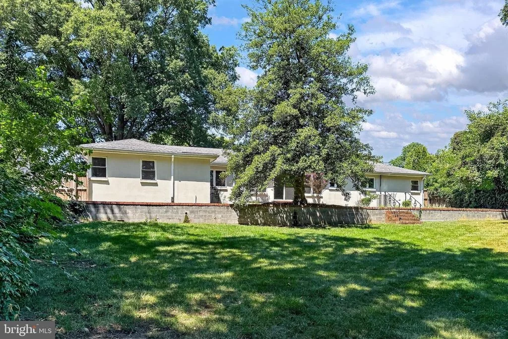Photo of 201 LONGVIEW DRIVE