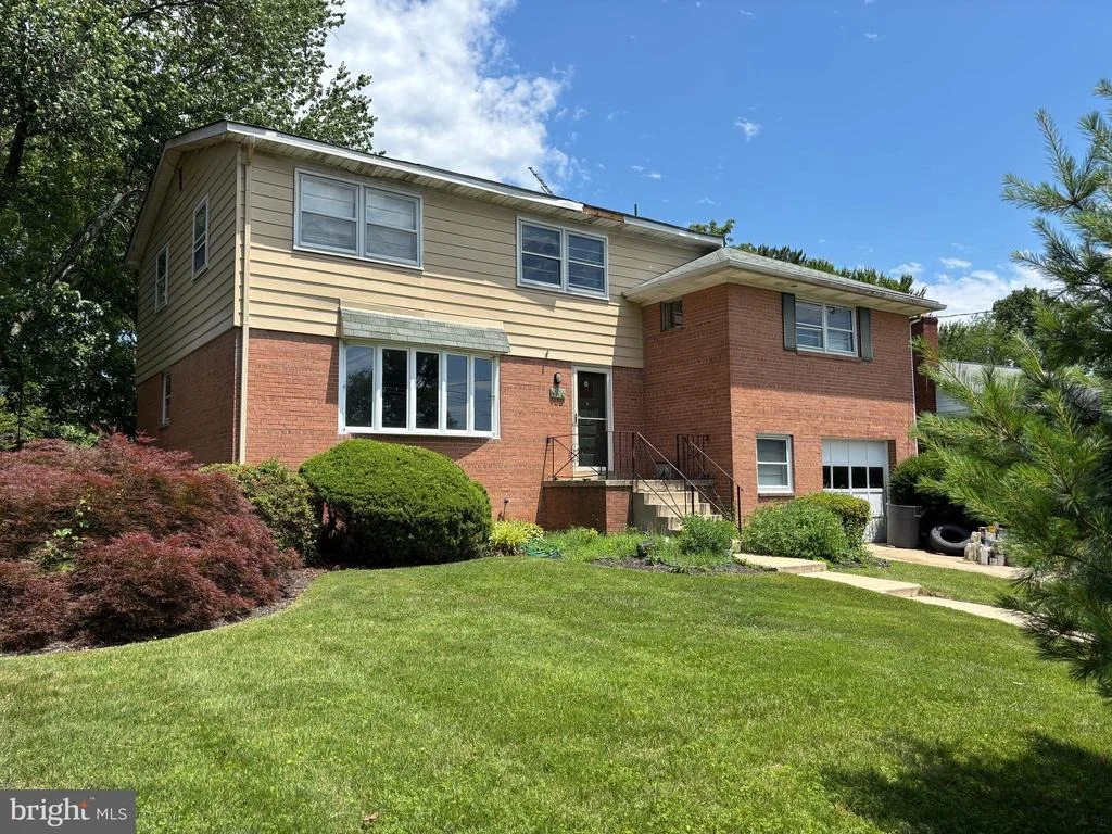 Photo of 906 VENICE DRIVE