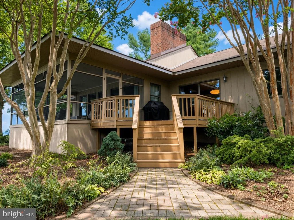 Photo of 2662 MARTHAS WAY