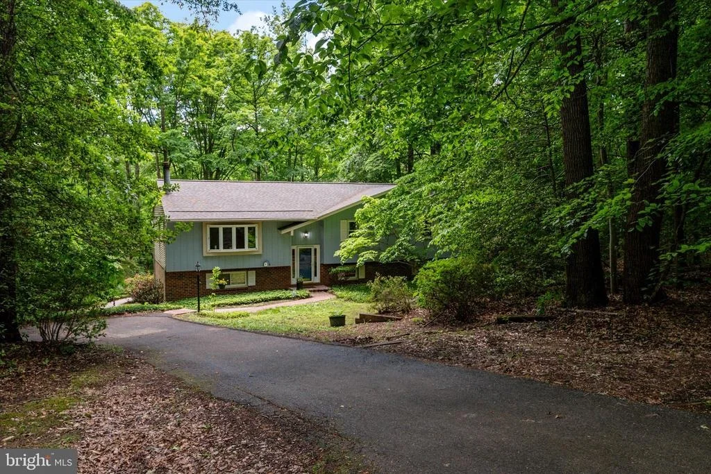 Photo of 2194 HALLMARK COURT