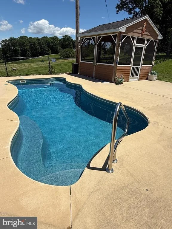 Photo of 5111 HANOVER PIKE