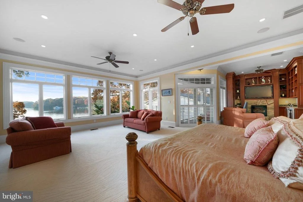 Photo of 206 HARBOR DRIVE