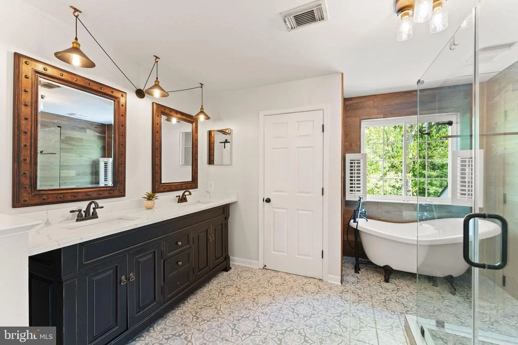 Photo of 817 KENNETH PLACE SE