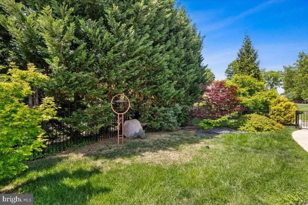 Photo of 9352 MOUNT VERNON CIRCLE