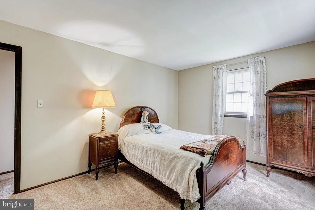 Photo of 8 RISA COURT