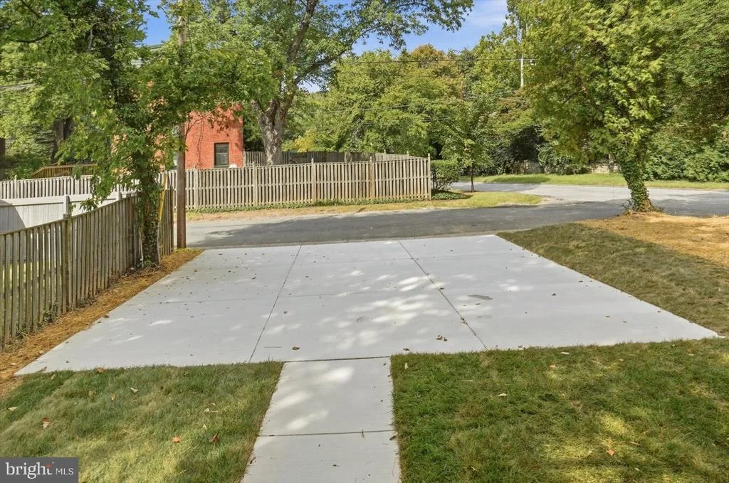Photo of 9424 COLESVILLE ROAD