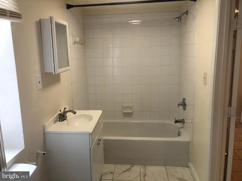 Photo of 516 MENTOR AVENUE
