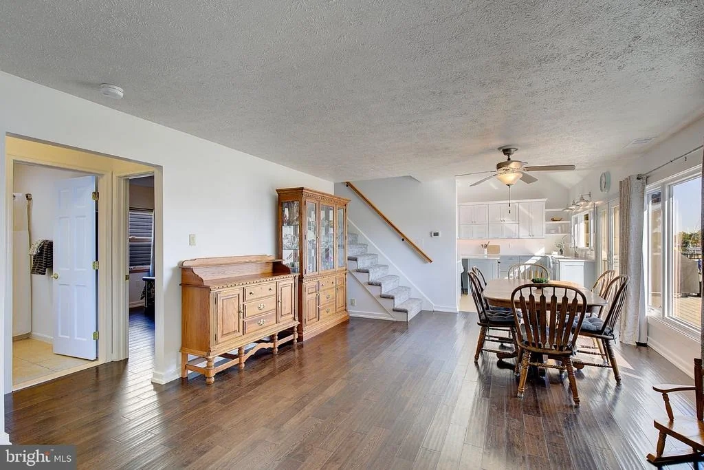 Photo of 8107 VENTNOR ROAD