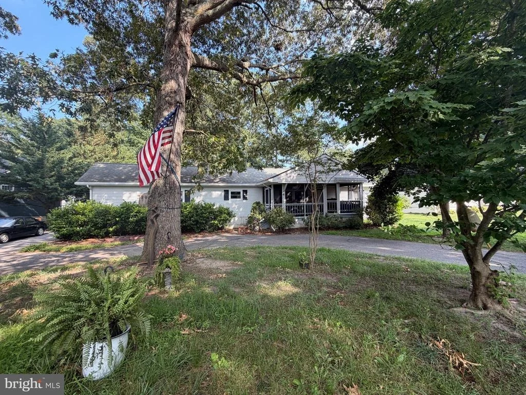 Photo of 6 BREAKWATER DRIVE