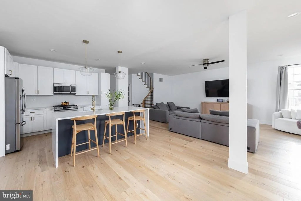 Photo of 658 WORCESTER DRIVE
