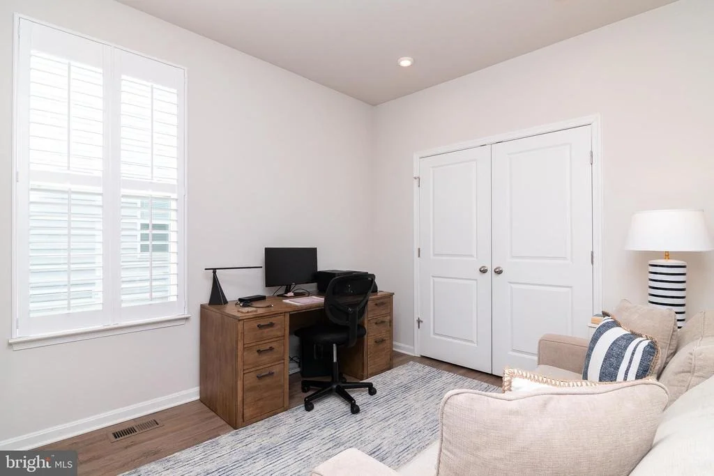 Photo of 25087 TREEVIEW LANE