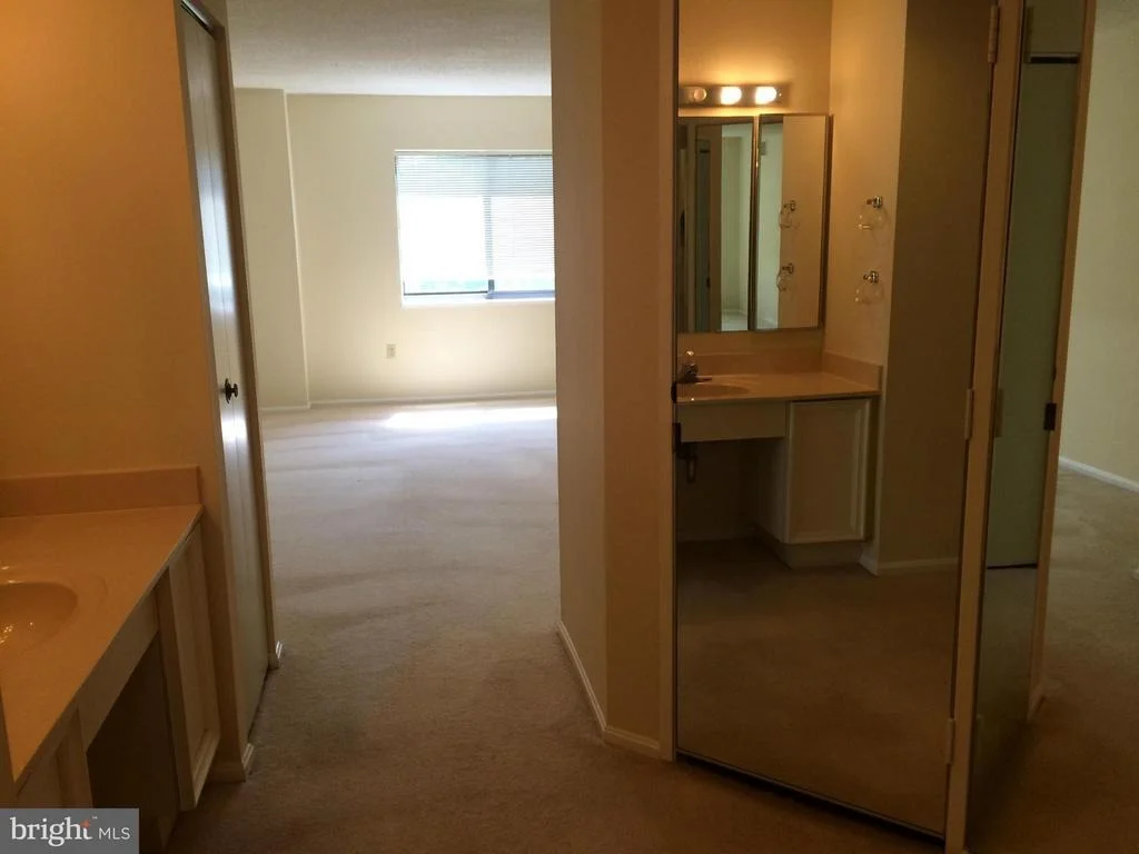 Photo of Unit 2809 at 15107 INTERLACHEN DRIVE