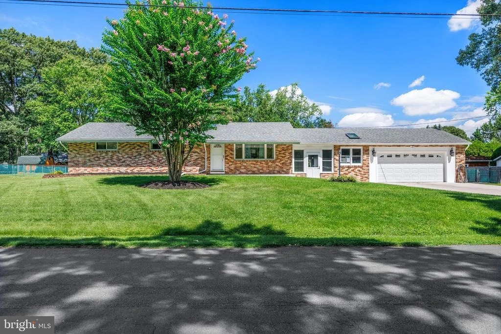 Photo of 796 EVERGREEN ROAD