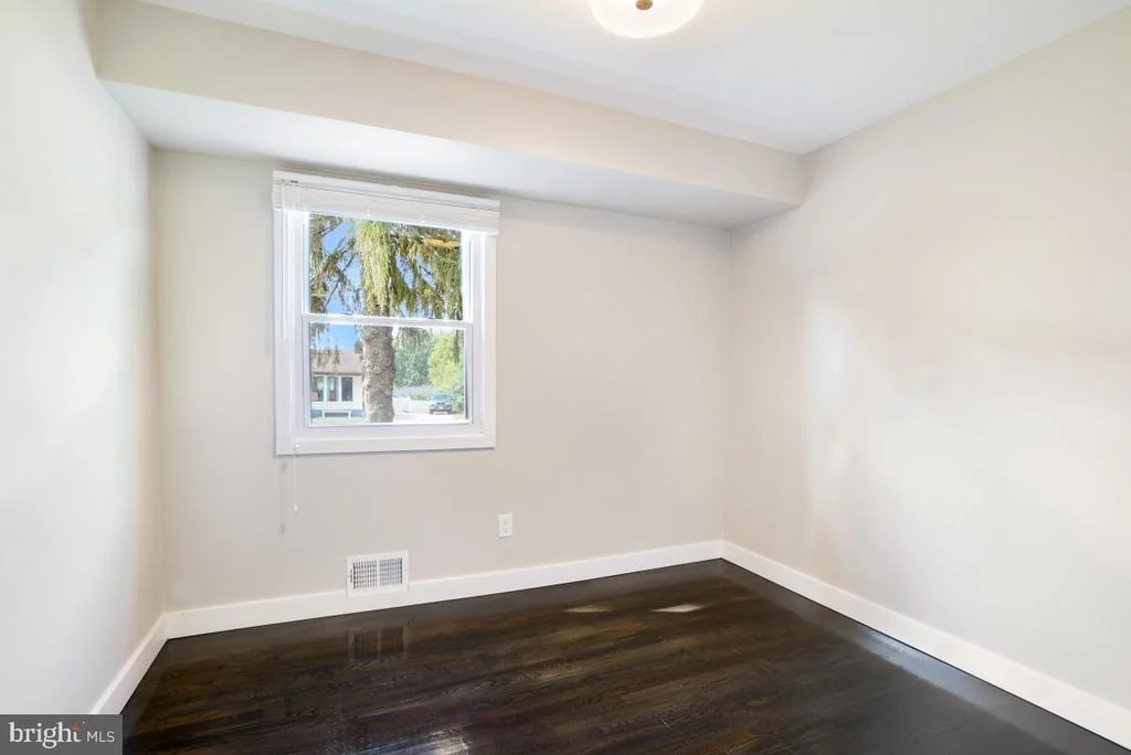 Photo of 220 HUTTON STREET
