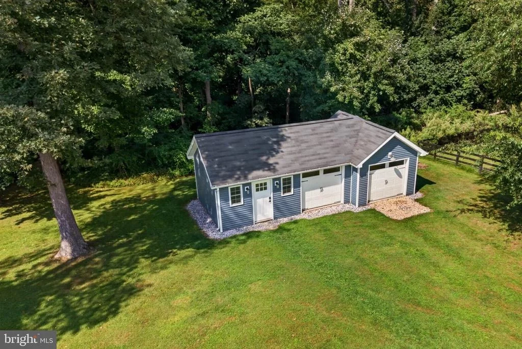 Photo of 4294 WOLF HILL DRIVE