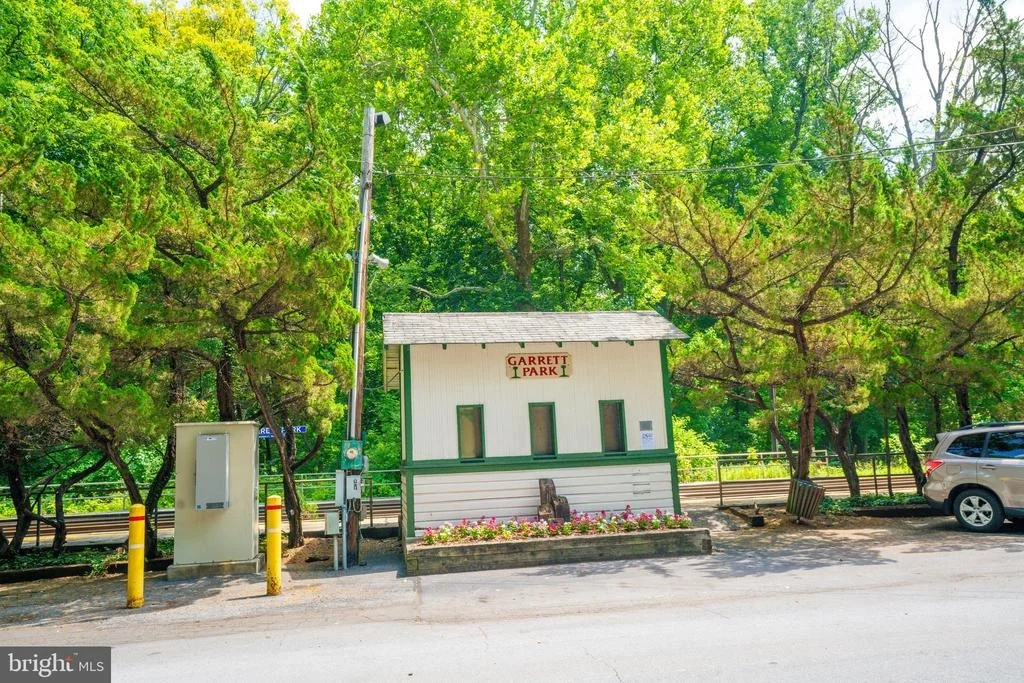 Photo of 4320 IVY GLEN ROAD