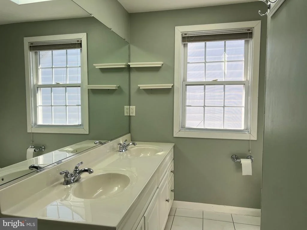 Photo of 106 LINDEN AVENUE