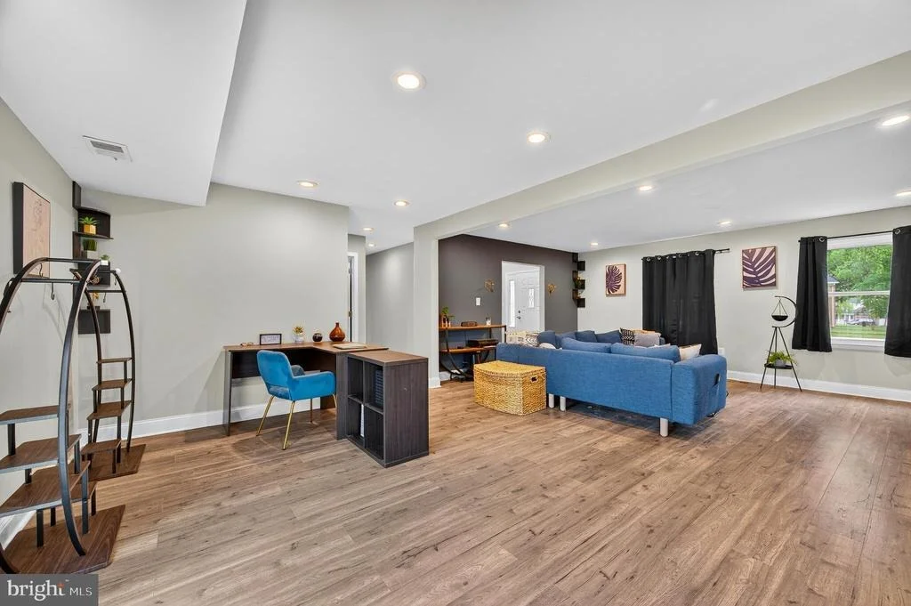 Photo of 9015 LONGBOW ROAD