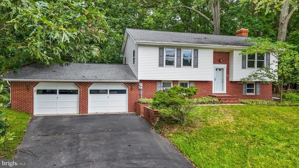 Photo of 130 CIRCLE ROAD