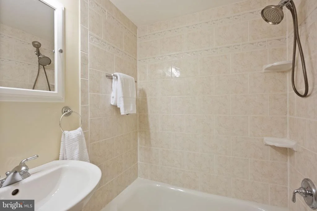 Photo of 8906 TAILCOAT COURT