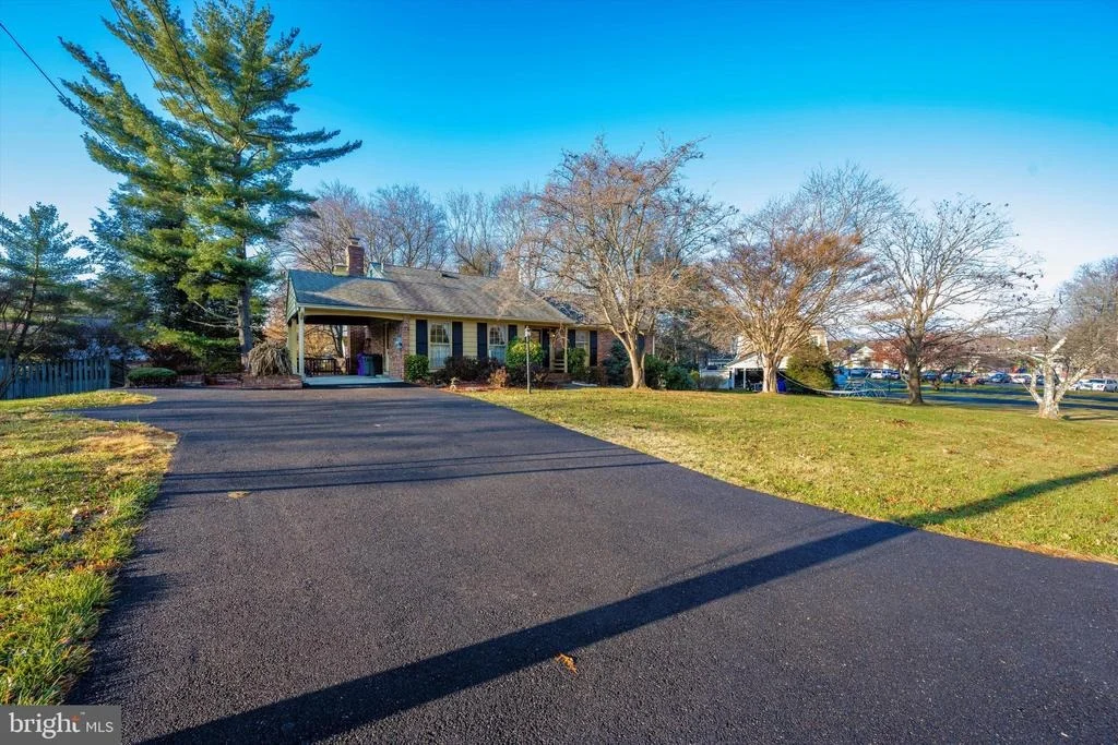 Photo of 13328 LOCKSLEY LANE