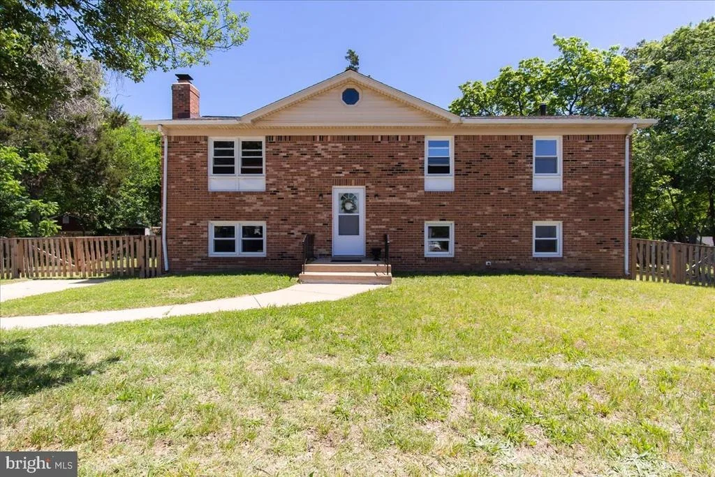 Photo of 8004 MALCOLM ROAD