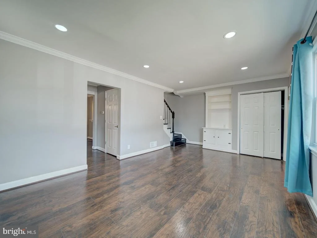 Photo of 2407 SAINT CLAIR DRIVE