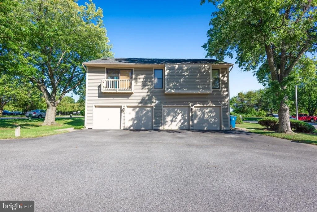 Photo of Unit 2 at 1 COMPASS CIRCLE